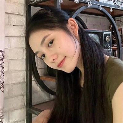赤裸并存在著